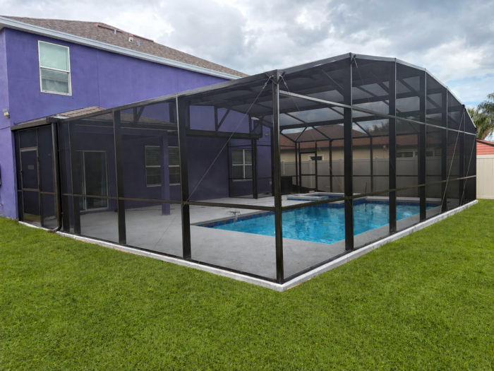 Pool screen enclosure