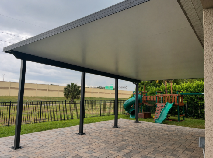 Composite roof without screen room